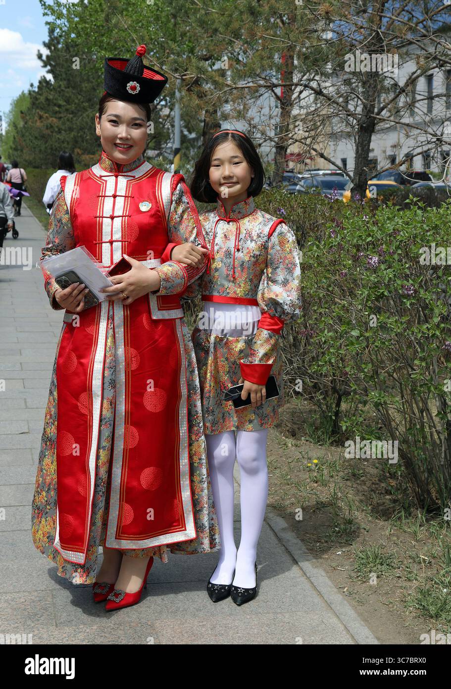 Mongolia traditional dress girls hi-res stock photography and images - Alamy Mongolia traditional dress girls hi-res stock photography and images - Alamy