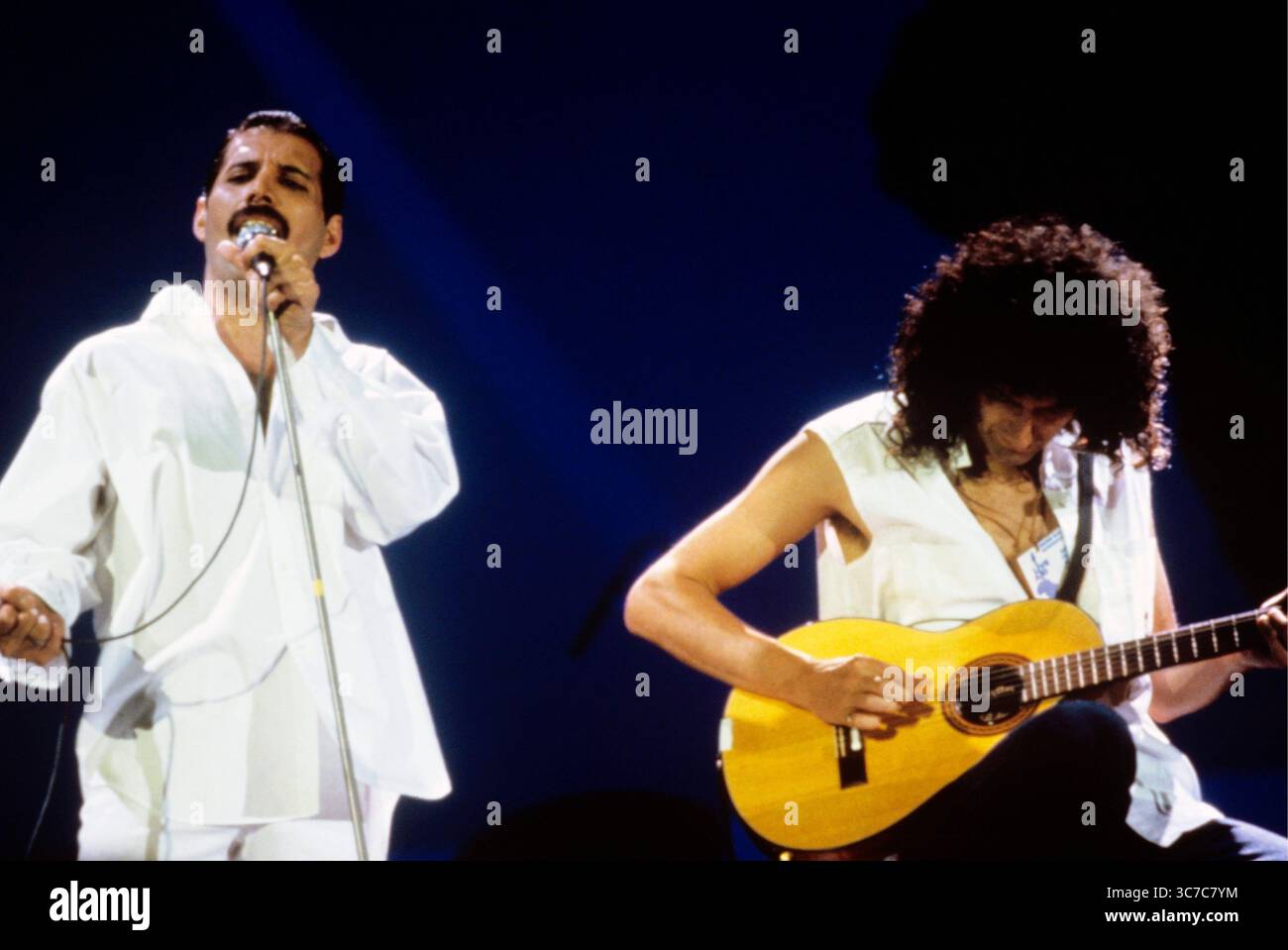Live aid wembley stadium 13 hi-res stock photography and images