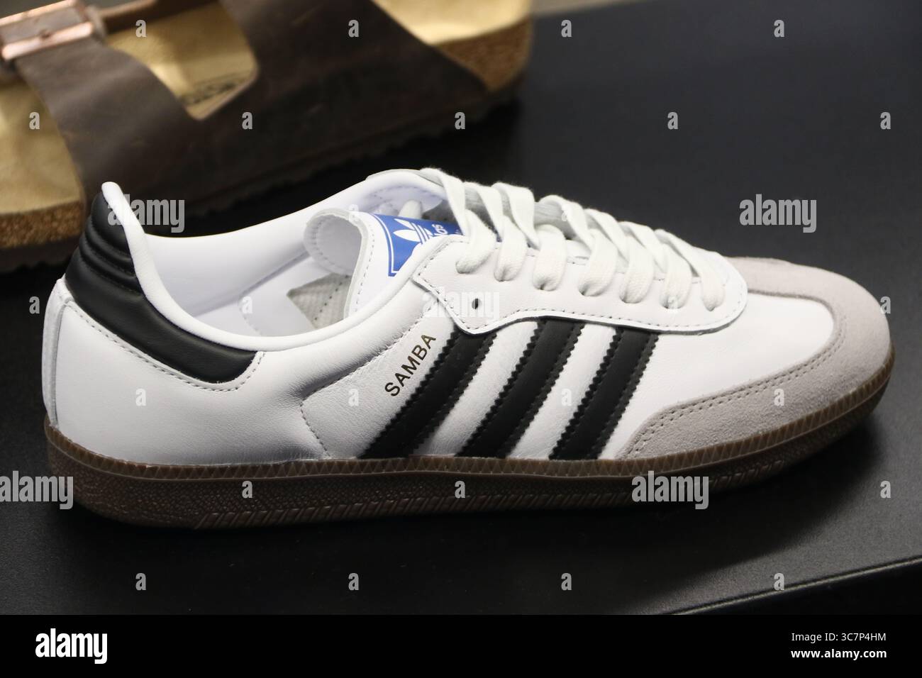 Adidas samba hi-res stock photography and images - Alamy Adidas samba hi-res stock photography and images - Alamy