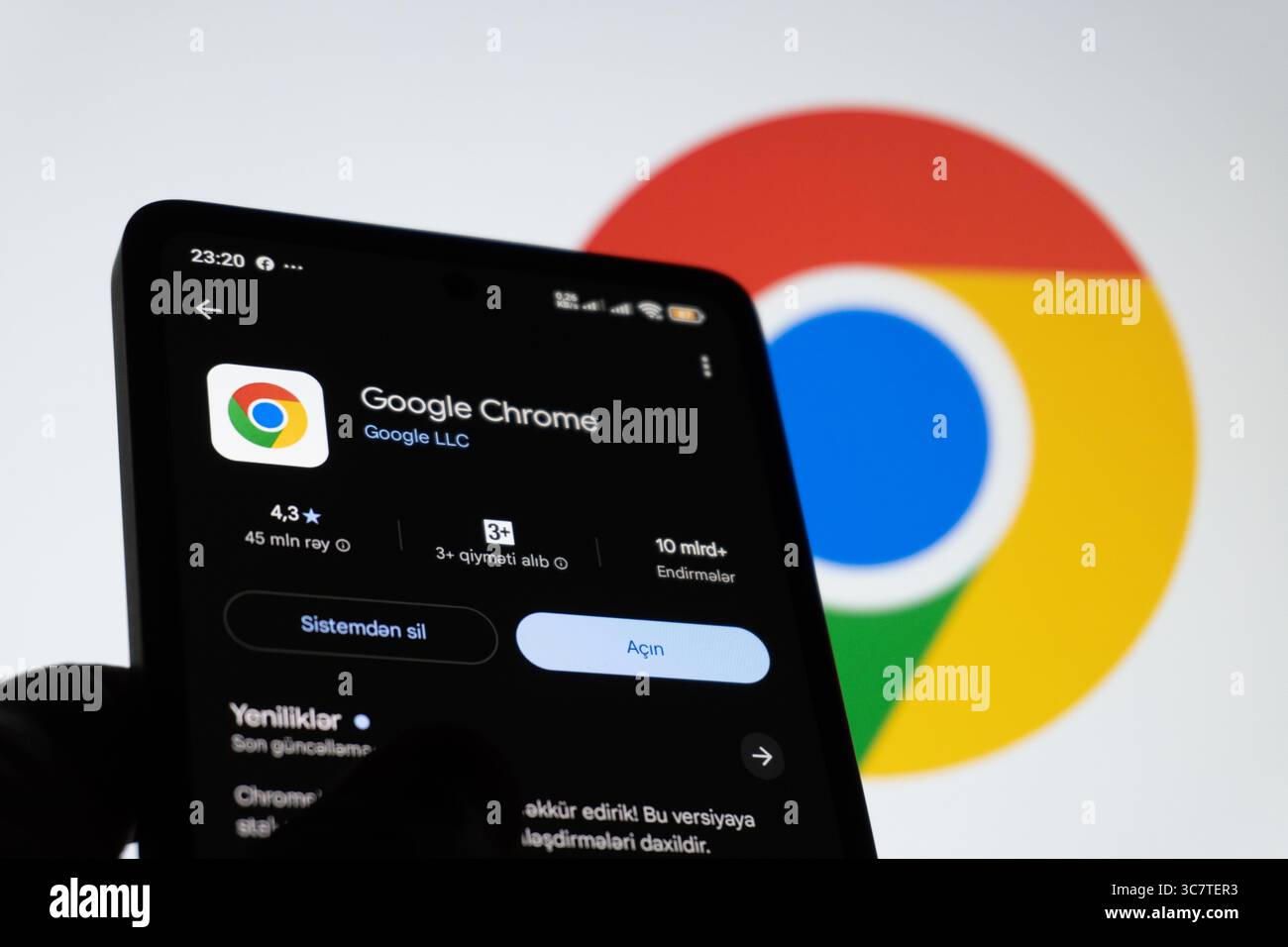 Google Chrome browser in app store Stock Photo - Alamy