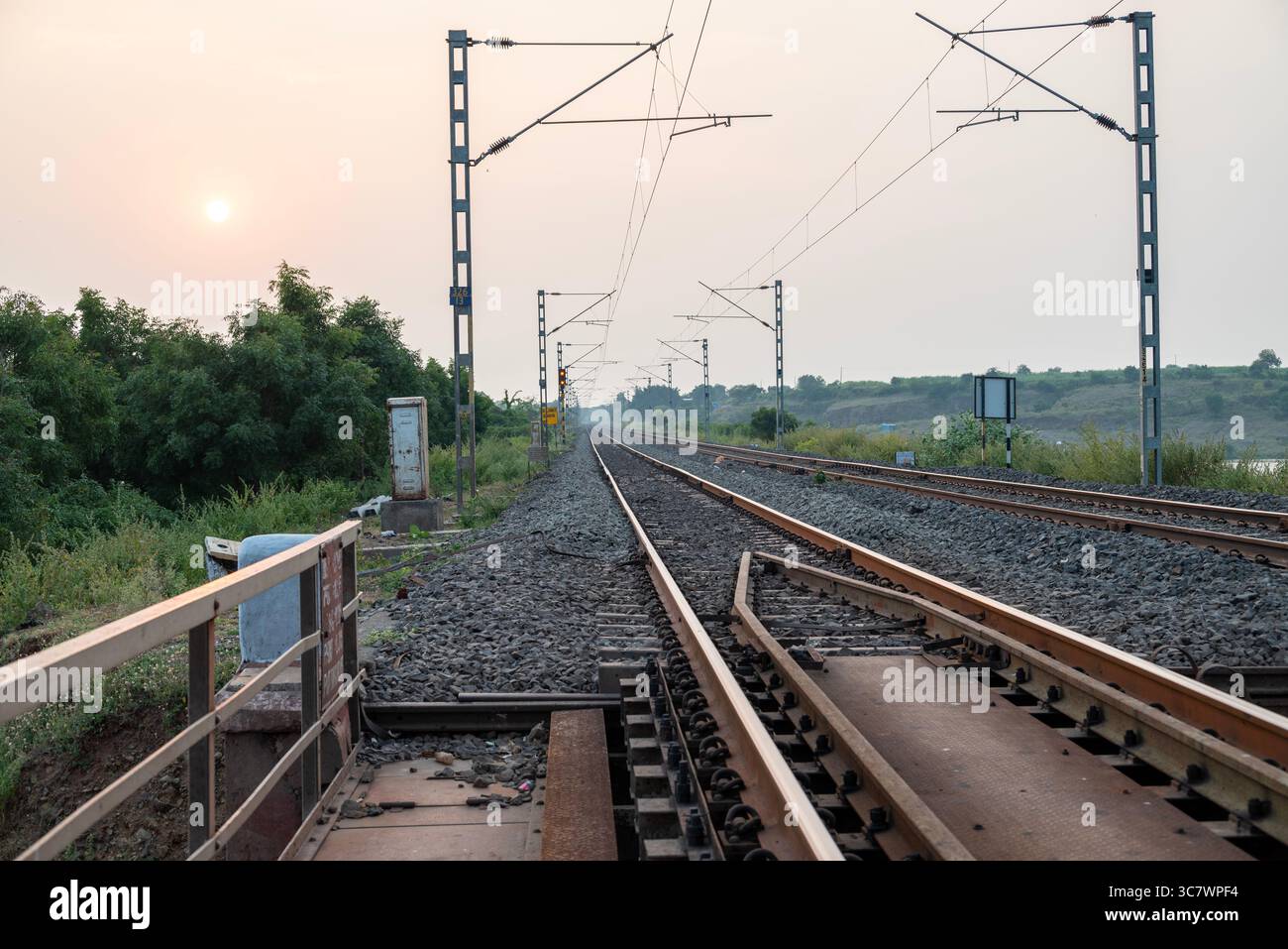 India trains sleepers hi-res stock photography and images - Alamy