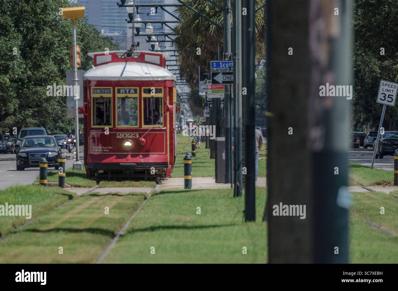 New orleans street cars hi-res stock photography and images - Alamy