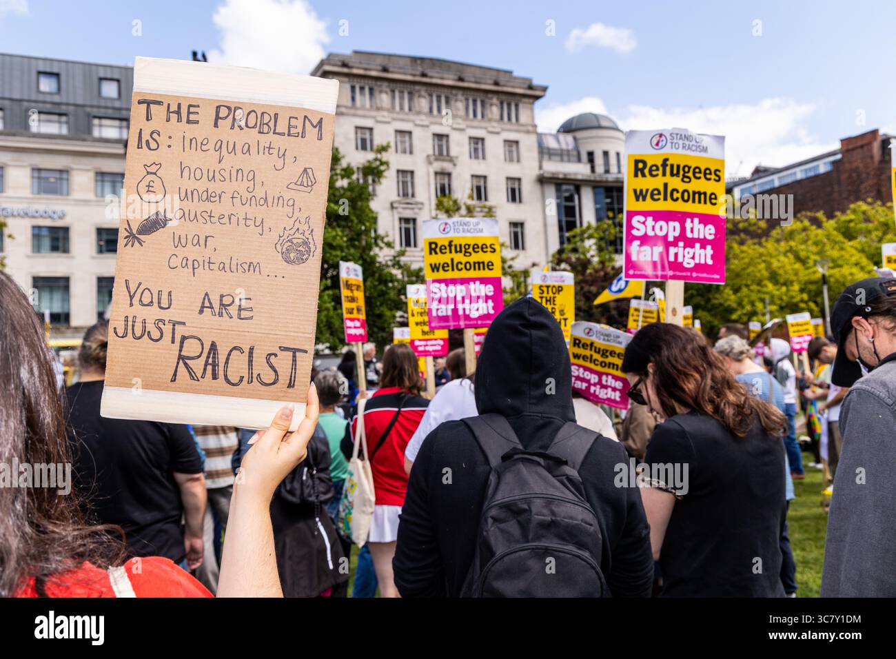 manchester-uk-02-august-2025-stand-up-to-racism-demonstration-to-counter-the-bratian-first-demonstration-credit-neil-terry-neil-terry-photography-3C7Y1DM.jpg