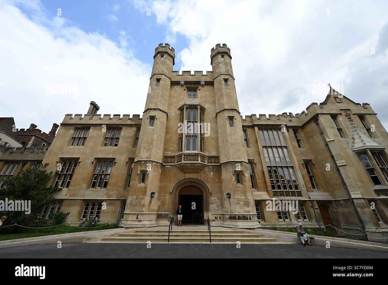 Main courtyard entrance palace hi res stock photography and images Alamy