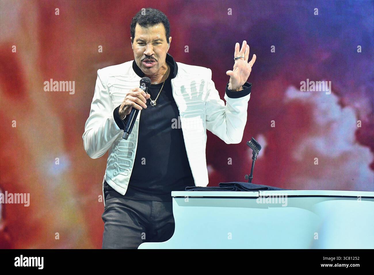 (Editorial use only) Singer Lionel Richie performs during his concert ...