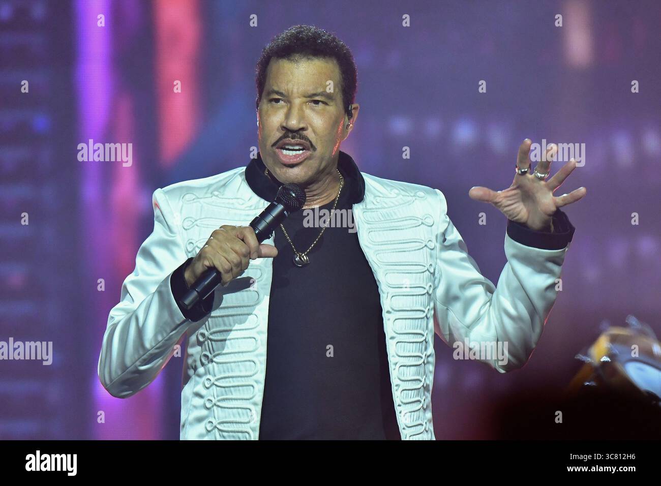 (Editorial use only) Singer Lionel Richie performs during his concert ...