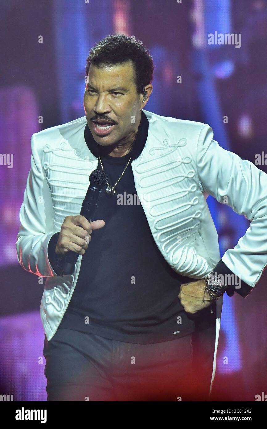 (Editorial use only) Singer Lionel Richie performs during his concert ...