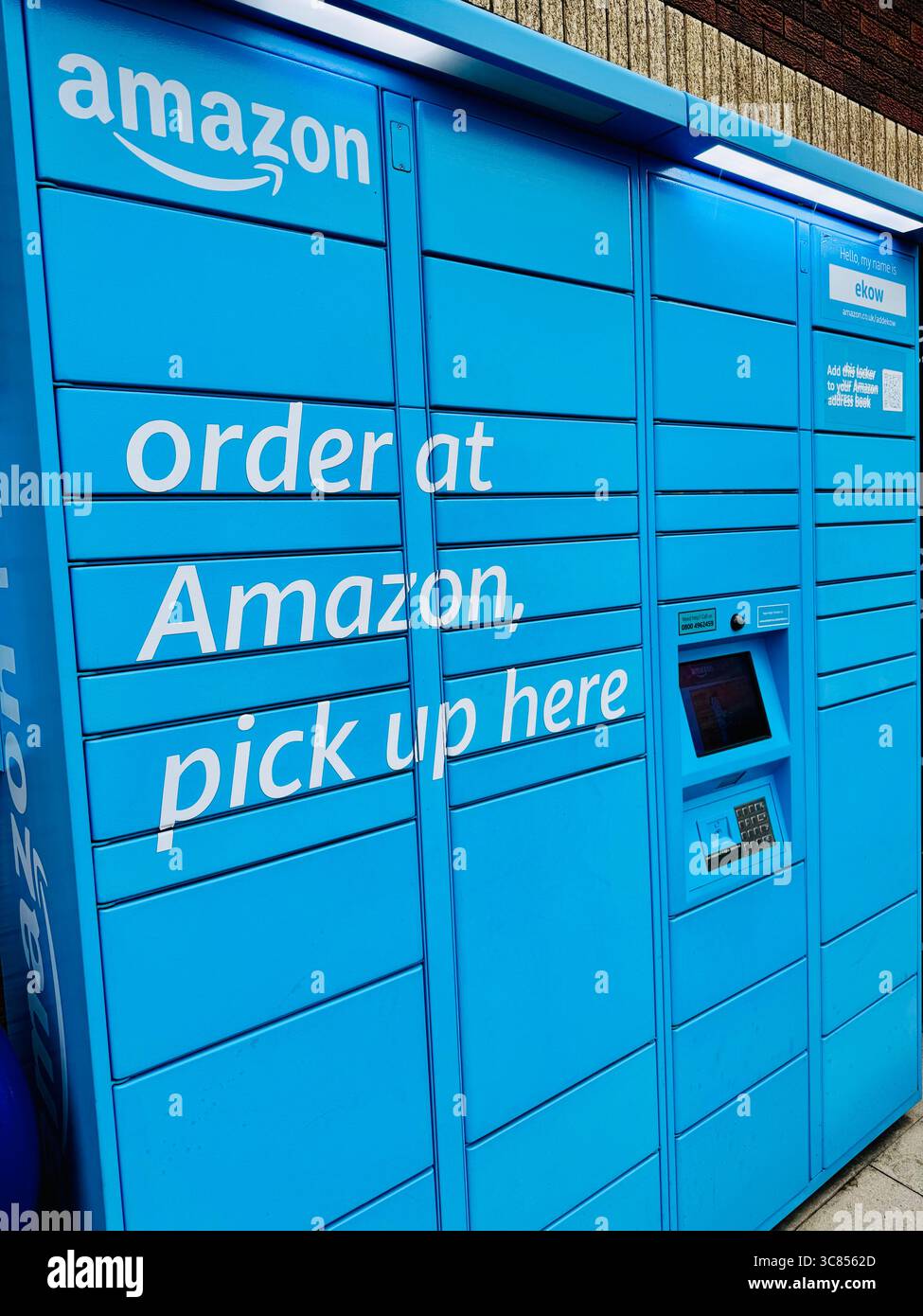 Amazon Hub self‑service parcel lockers in West Yorkshire, UK. Automated click‑and‑collect lockers for contactless parcel delivery and collection Stock Photo
