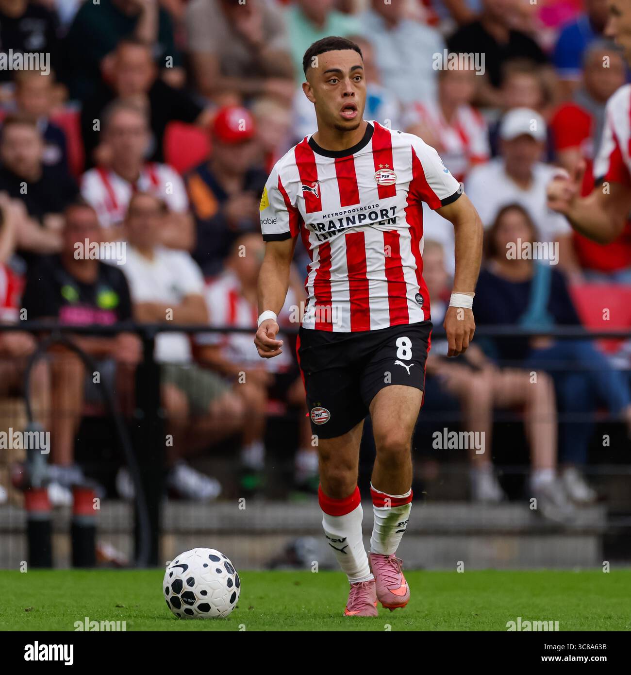 Sergino Dest of PSV controls the ball during the Johan Cruijff Schaal ...