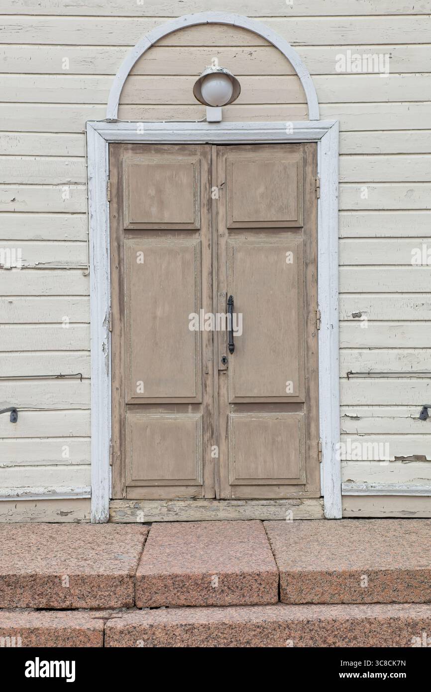 Exterior wooden double doors hi-res stock photography and images - Alamy