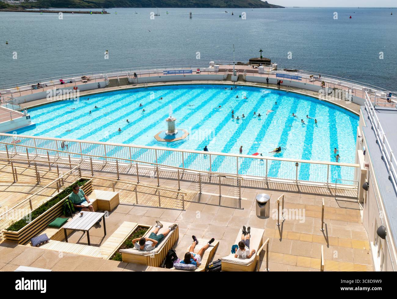 Seafront swimming pool on coast, Tinside lido, city of Plymouth, Devon ...
