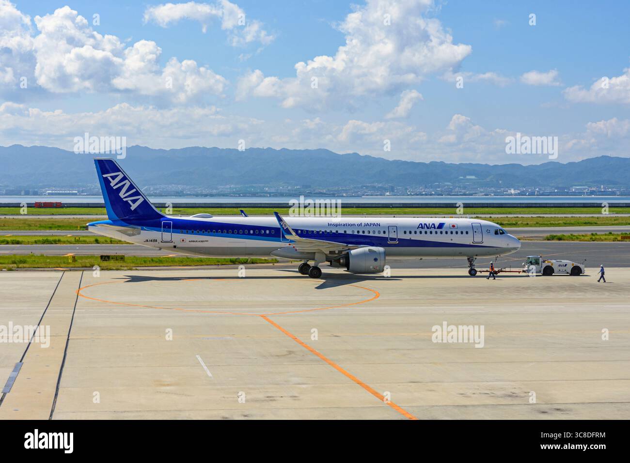 All Nippon Airways (ANA) Airbus A321 NEO taxiing at Tokyo