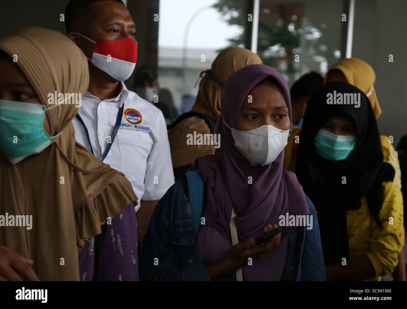 Departure of prospective indonesian migrant workers hi-res stock ...