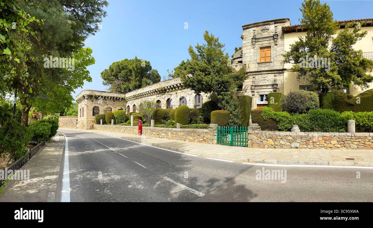 Palacio cultural de los pueblos hi-res stock photography and images - Alamy