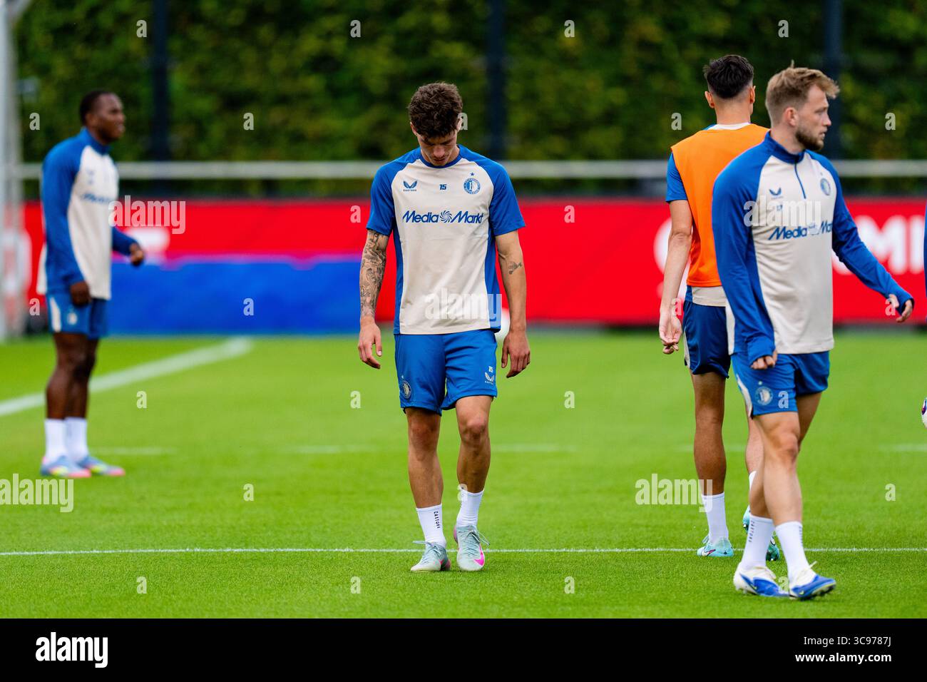 Rotterdam, The Netherlands. 05th Aug, 2025. Rotterdam - Jordan Bos of Feyenoord during the training of Feyenoord in preparation of the UEFA Champions League qualification duel against Fenerbahce SK at Trainingscomplex 1908 on 5 August 2025 in Rotterdam, The Netherlands. Credit: box to box pictures/Alamy Live News Stock Photo