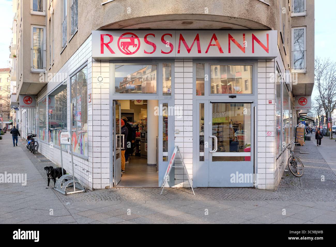 Rossmann logo hi-res stock photography and images - Alamy