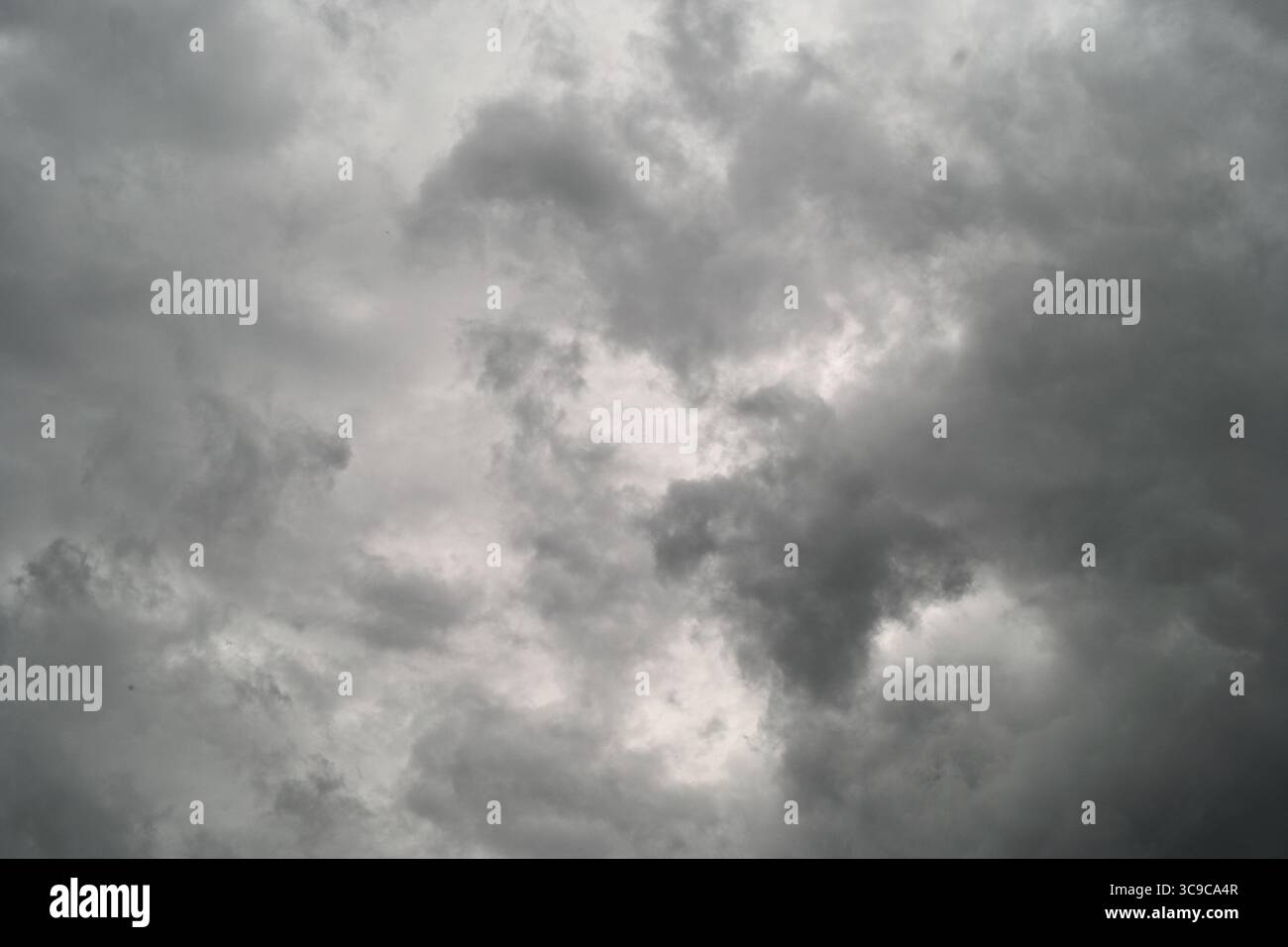 Gloomy sky heavy stormy hi-res stock photography and images - Alamy