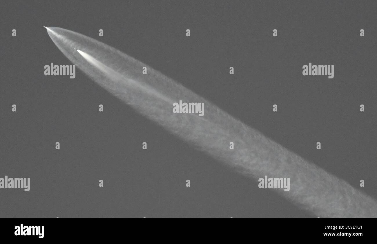 October 27, 2022, California, USA: SpaceX contrail is seen across the western skies. SpaceX launched yet another big batch of its Starlink broadband satellites and landed a rocket on a ship at sea. A Falcon 9 rocket topped with 53 Starlink satellites lifted off from California's Vandenberg Space Force Base Thursday at 6:14 p.m. local California time. The Falcon 9's first stage came back to Earth and made a pinpoint landing a little less than nine minutes after launch on the SpaceX droneship Of Course I Still Love You, which was stationed in the Pacific Ocean.. (Credit Image: © Gene Blevins/ZUM Stock Photo