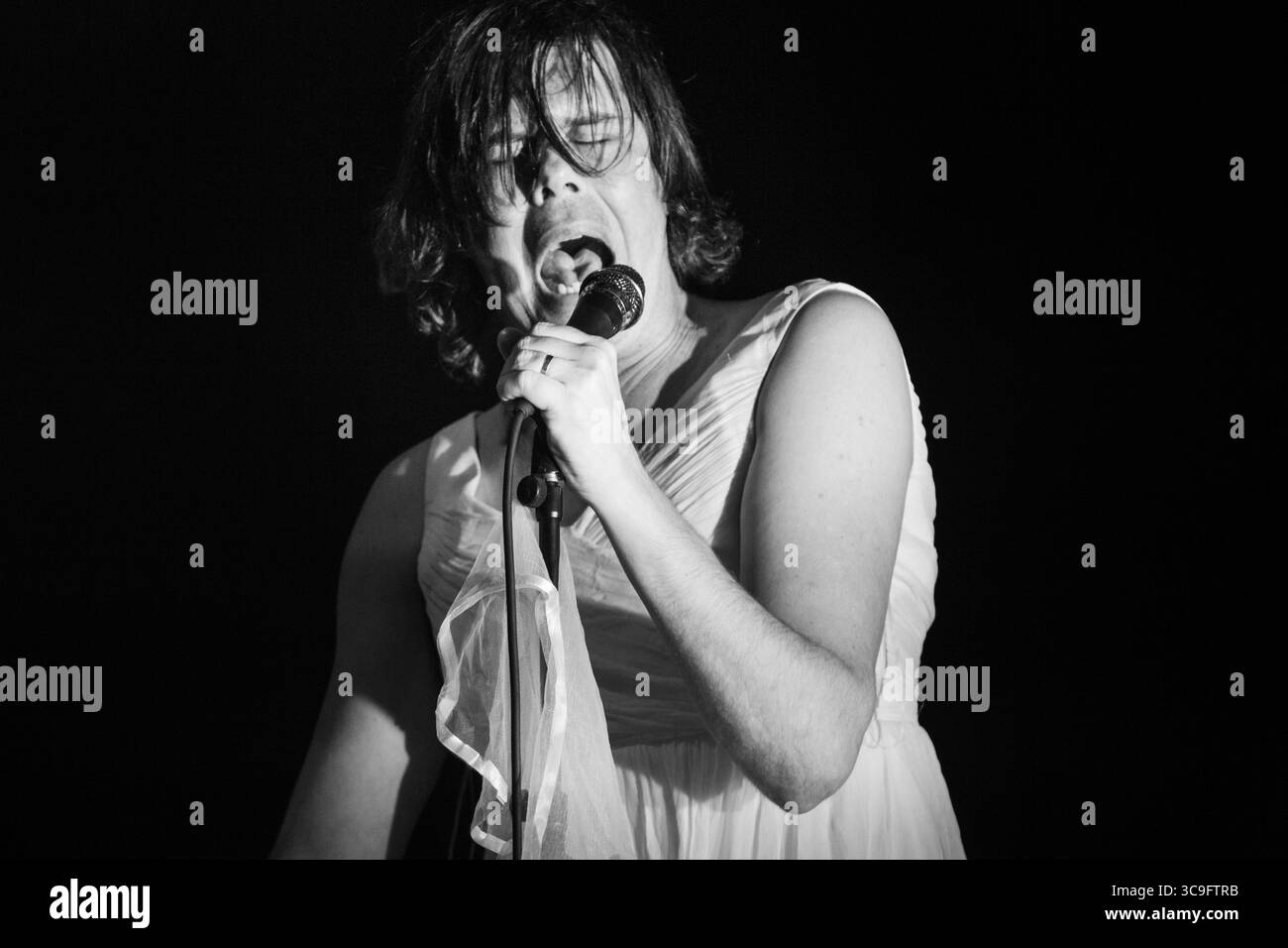 Green day band 2000 Black and White Stock Photos & Images - Alamy Green day band 2000 Black and White Stock Photos & Images - Alamy