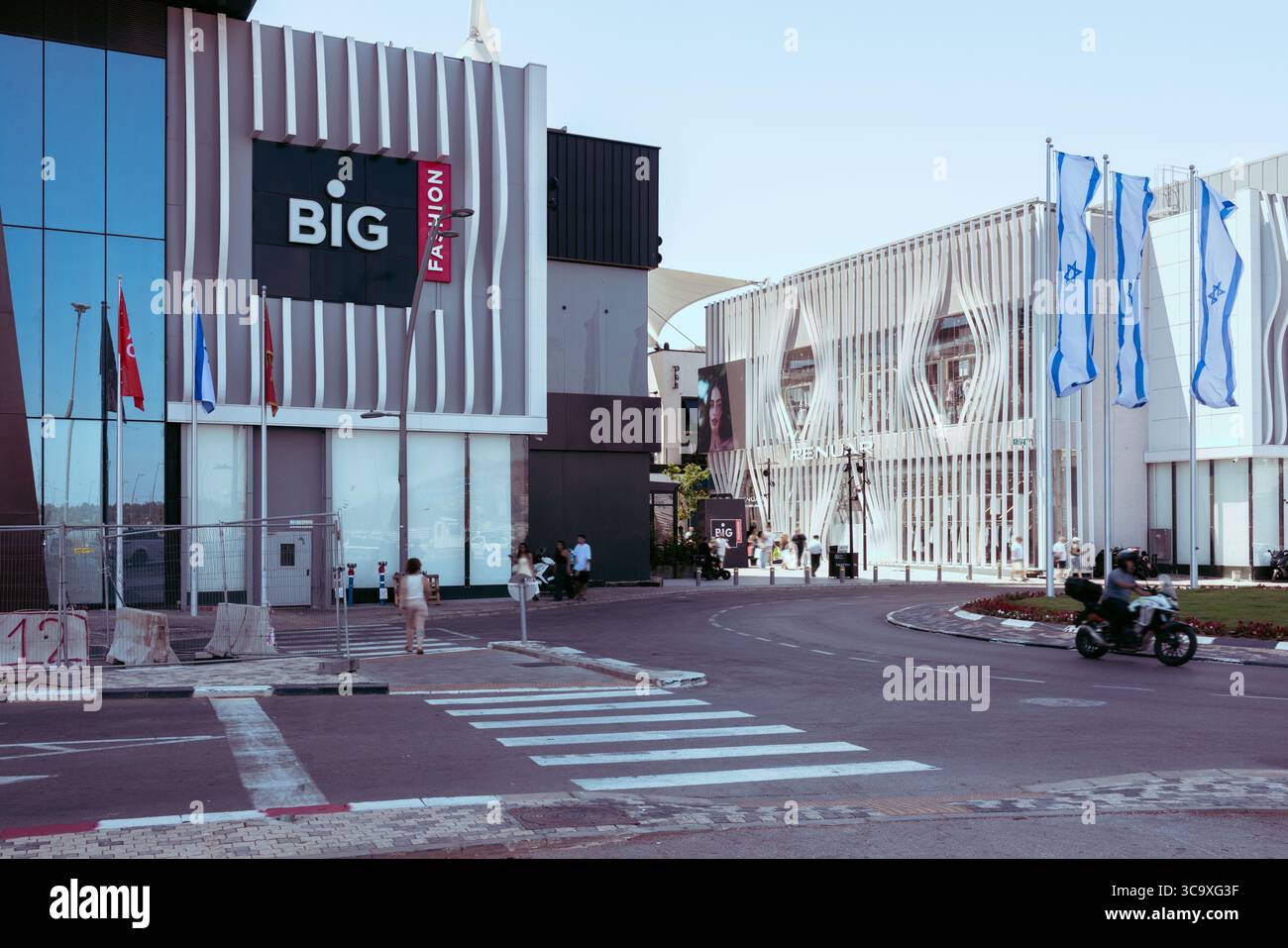 BIG FASHION Mall, Glilot Interchange, Ramat Hasharon, Israel. 4 July ...