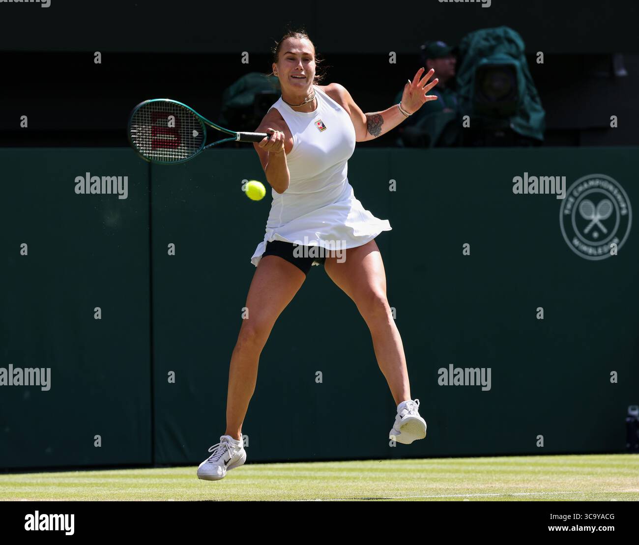 tennis-player-aryna-sabalenka-in-action-at-the-2025-wimbledon