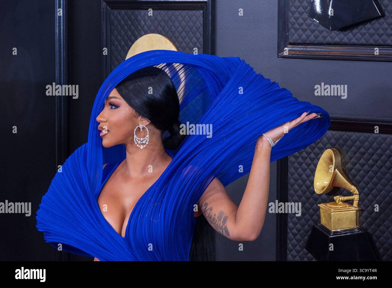 Cardi b at arrivals hi-res stock photography and images - Alamy