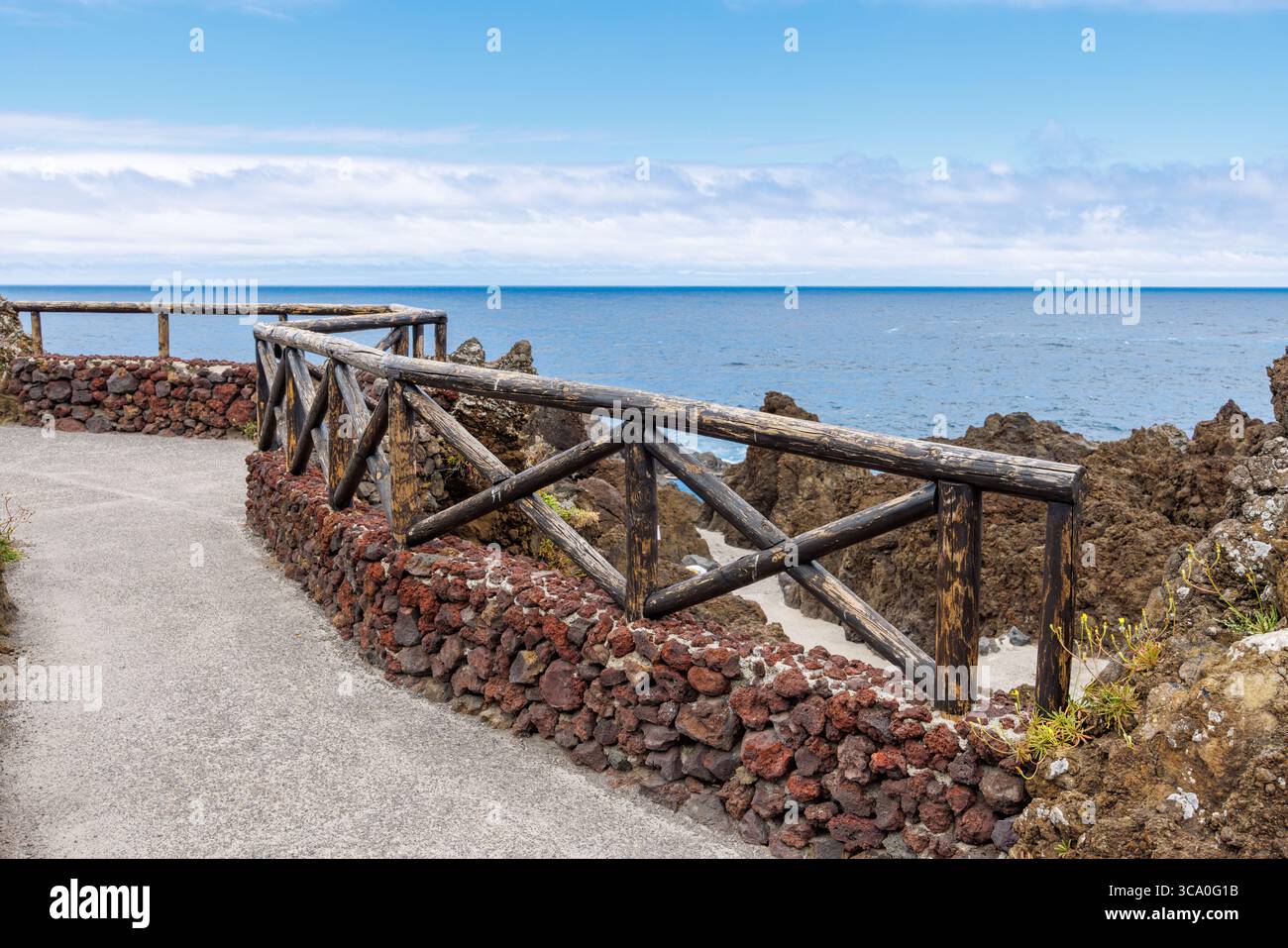 Observation deck beautiful railings hi-res stock photography and images ...