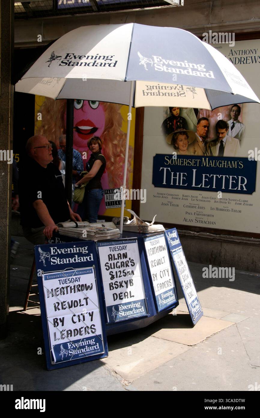 evening standard paper seller london Stock Photo