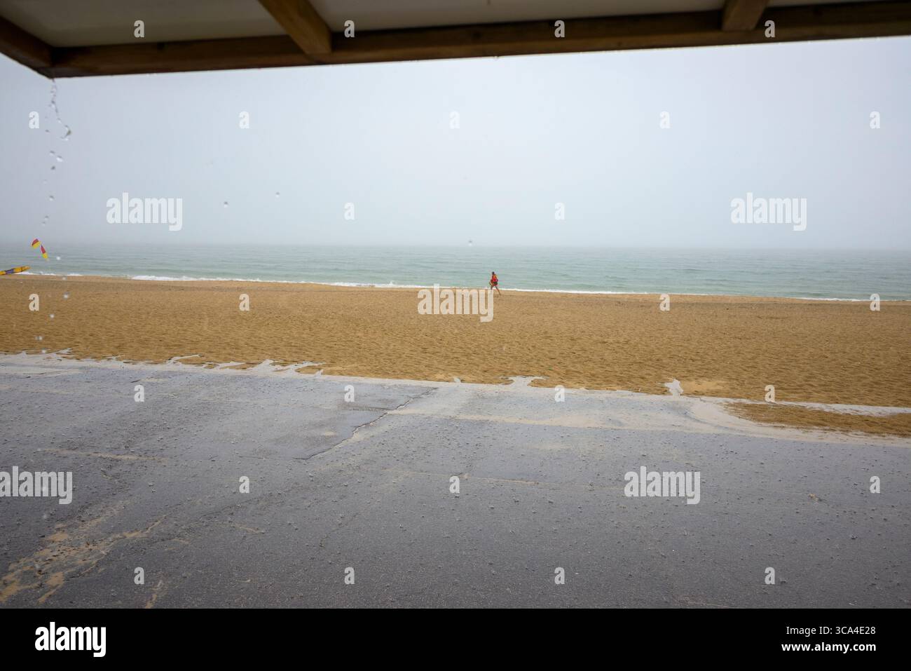 Heavy rain summer uk hi-res stock photography and images - Alamy
