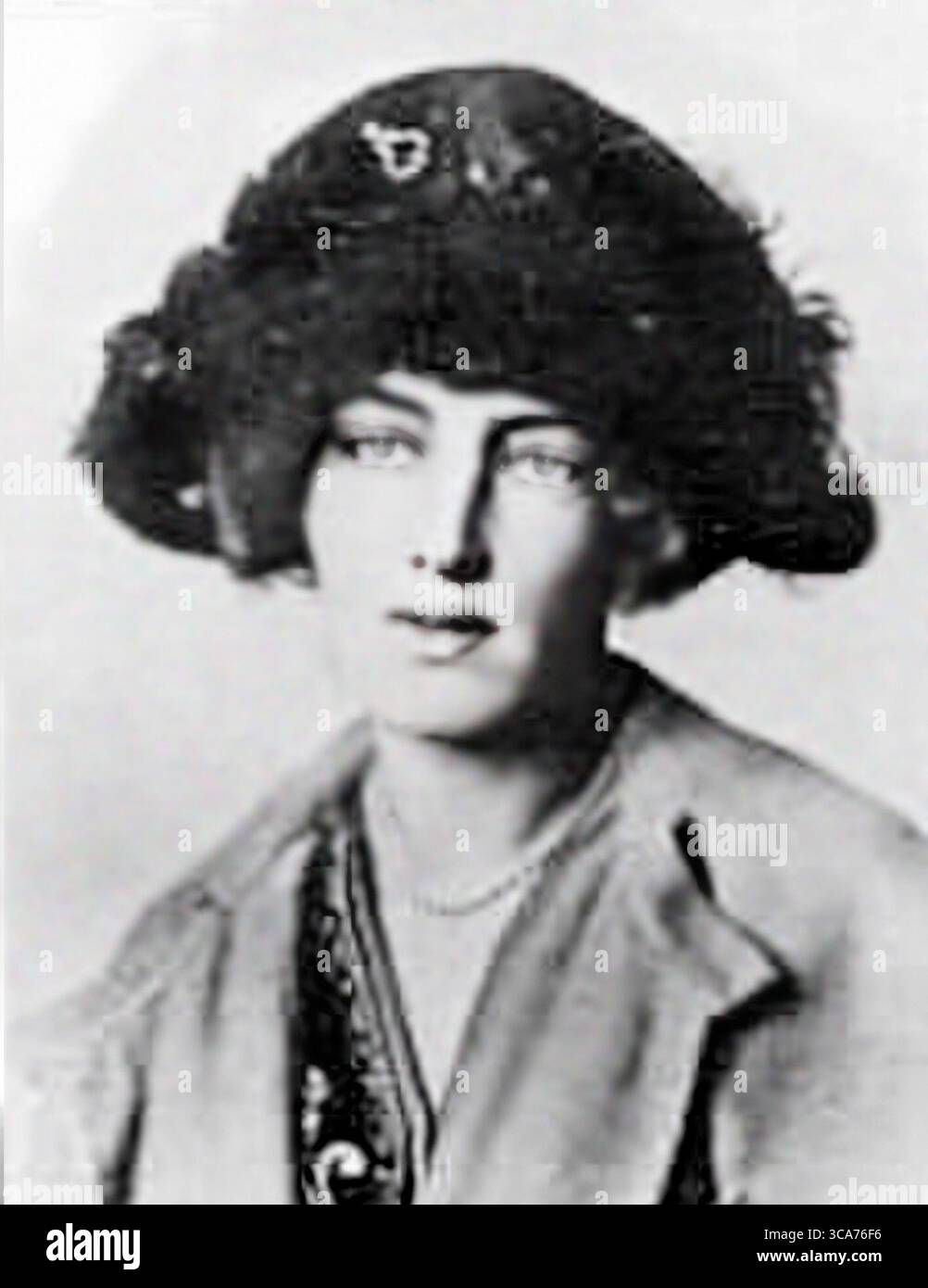 gladys-deacon-duchess-of-marlborough-hi-res-stock-photography-and