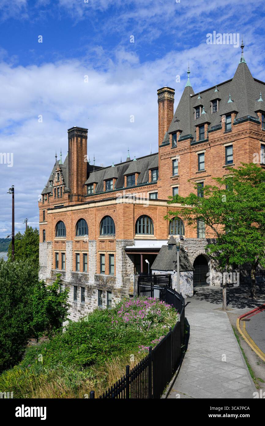 Tacoma, WA, USA - July 2, 2025; Stadium High School historic building and leading line footpath Stock Photo
