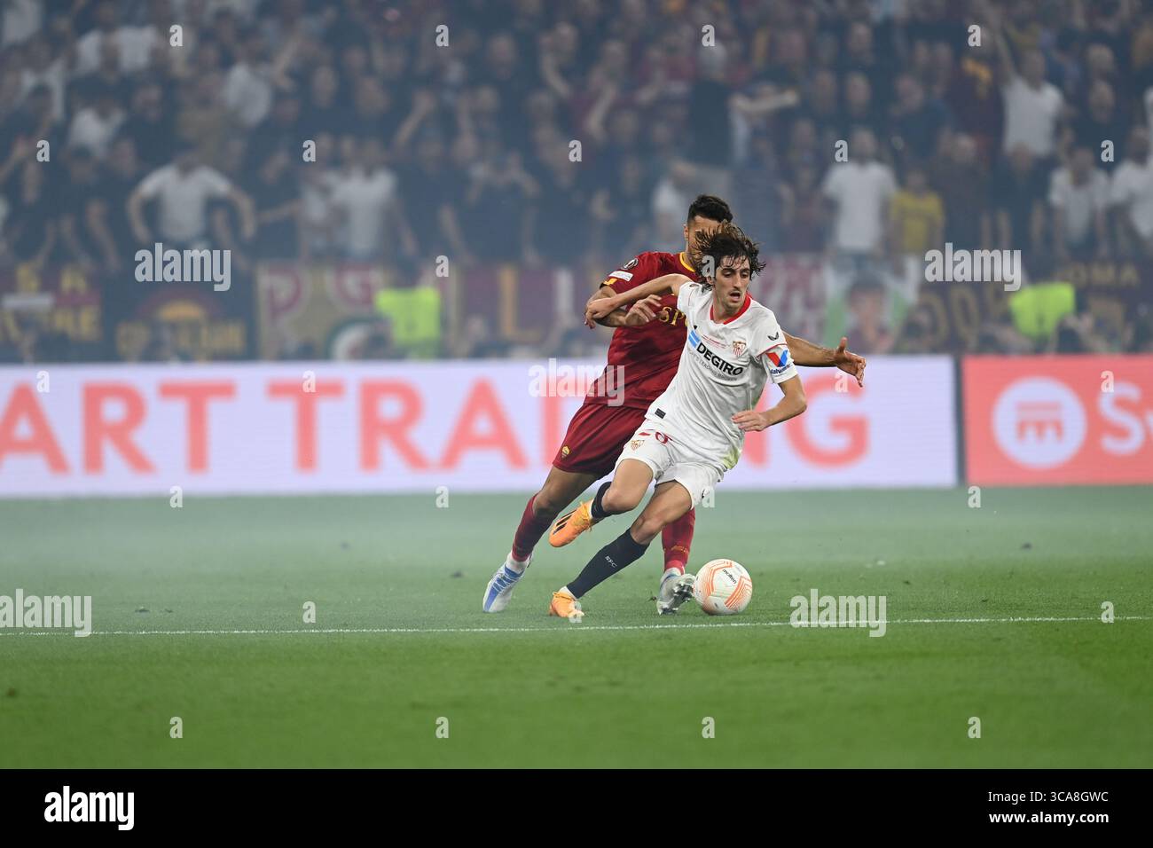 Gonzalo Montiel the penalty hero again as Sevilla win seventh Europa