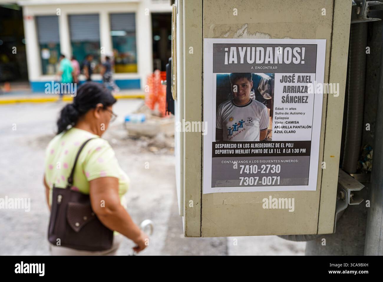 May 30, 2023, San Salvador, El Salvador: A sign calls for help in a ...