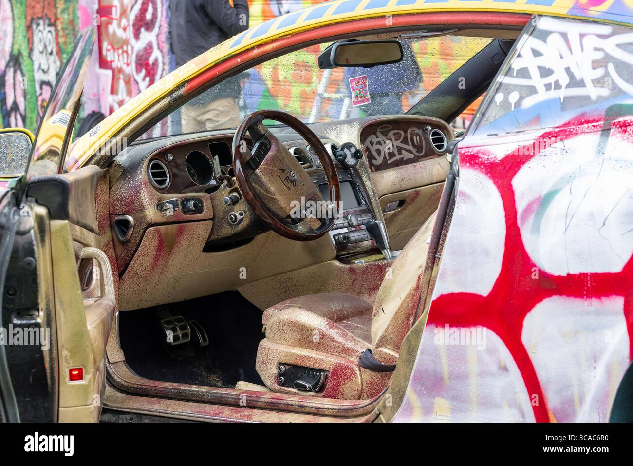 Bentley paint hi-res stock photography and images - Alamy