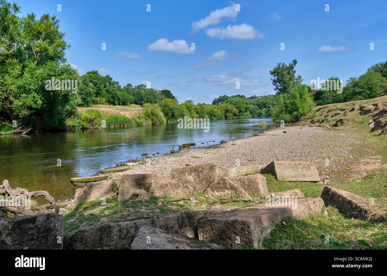 Hexton's Quarry Wharf remains beside the River Severn between Alveley ...