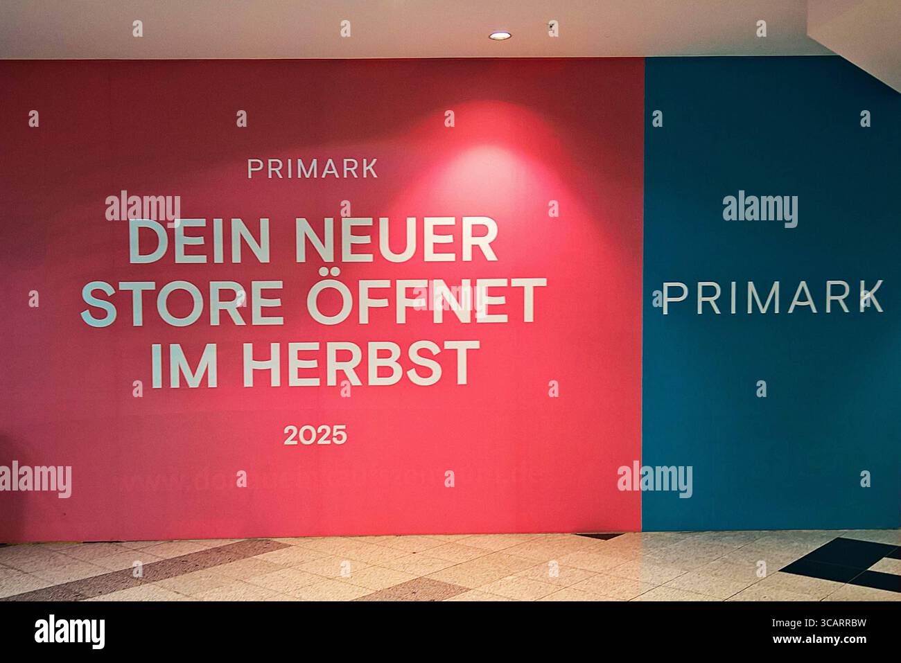 Primakt Fall Primark Fashion Store, Neueröffnung in Regensburg im Herbst 2025 ...