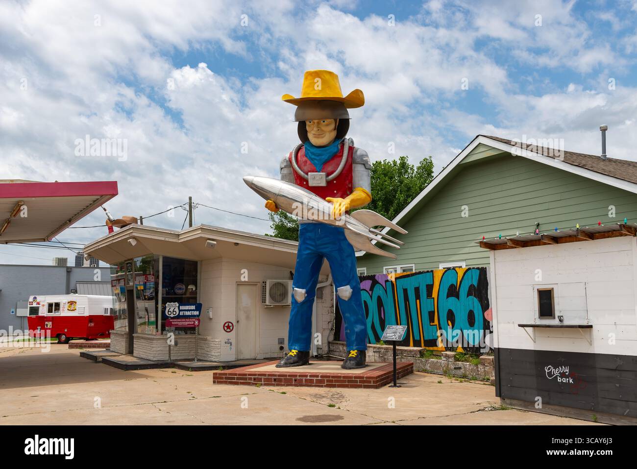 Tulsa, Oklahoma - United States - June 18th, 2025: Route 66 Roadside Attraction Muffler Man "Buck Atom" roadside giant at Buck Atom's Cosmic Curios in Stock Photo