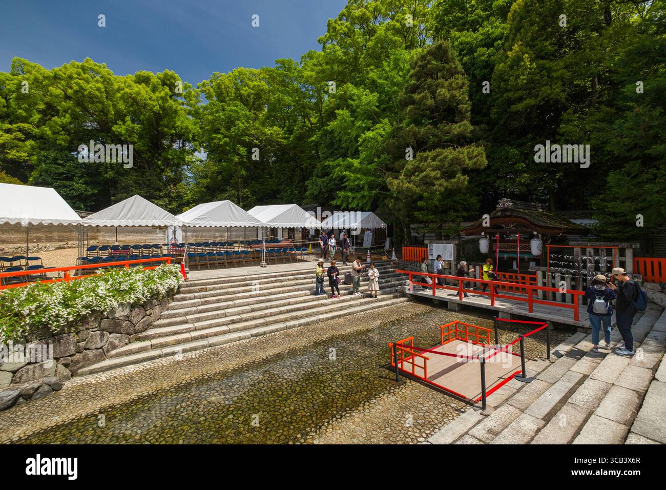 Jinja heritage photography tours hi-res stock photography and images ...