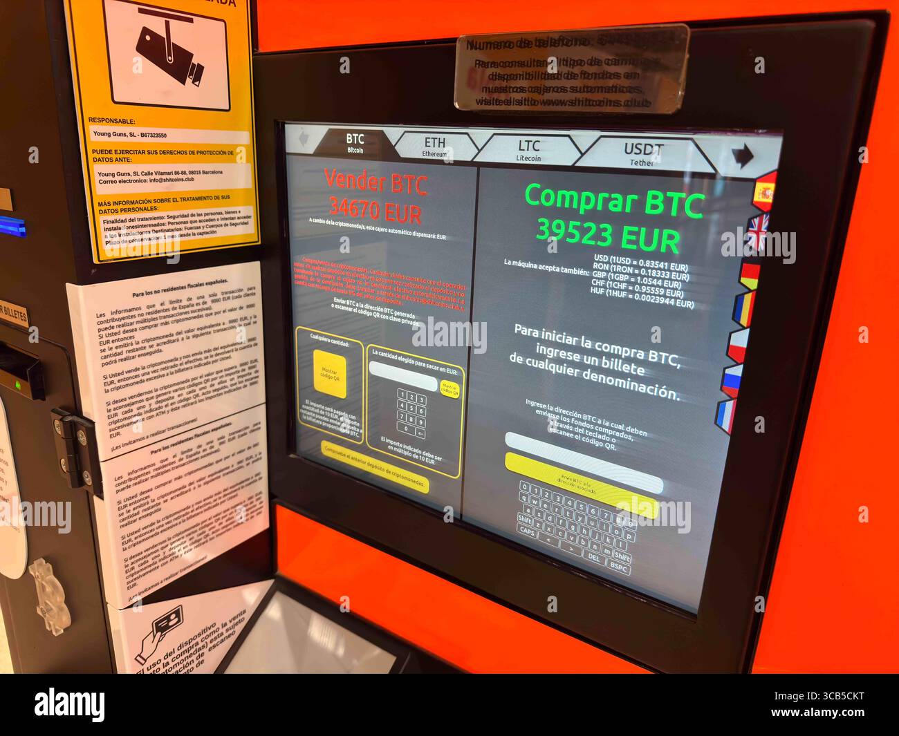 Electronic banking kiosk hi-res stock photography and images - Page 2 -  Alamy