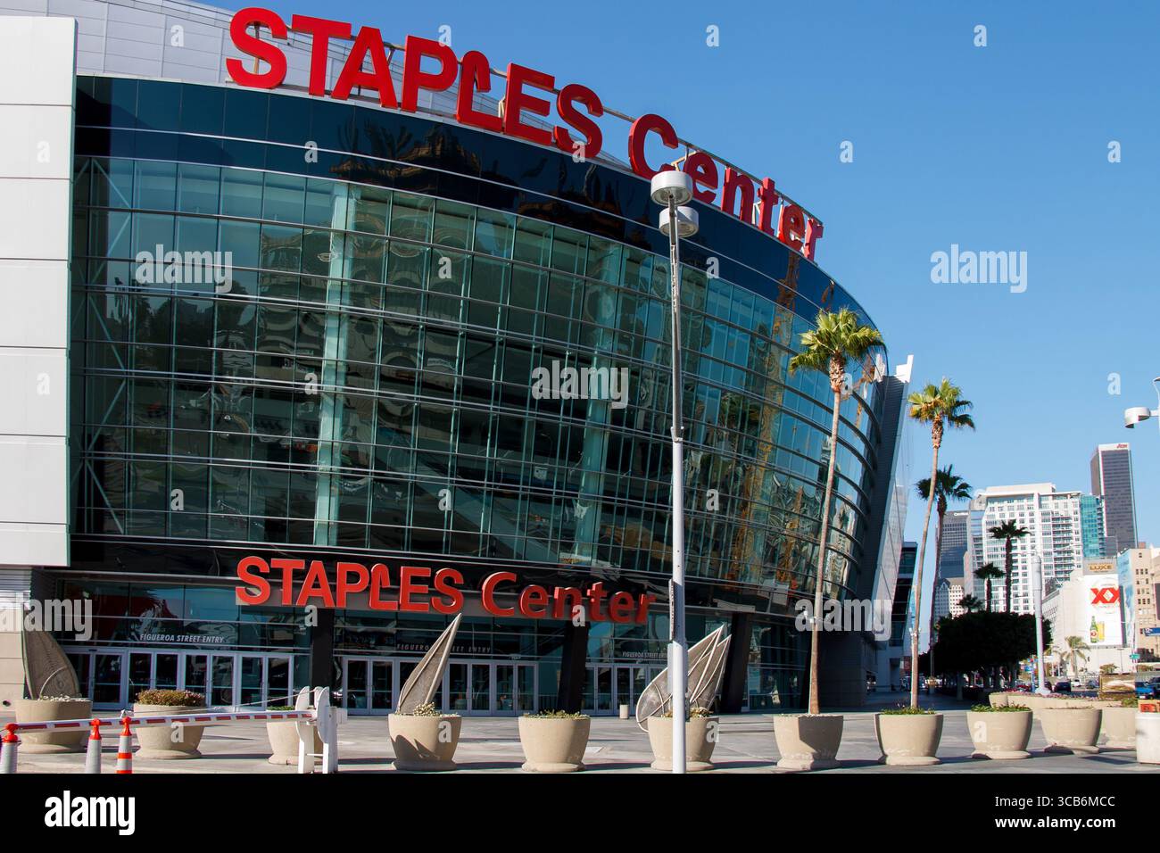 Staples center hi-res stock photography and images - Alamy