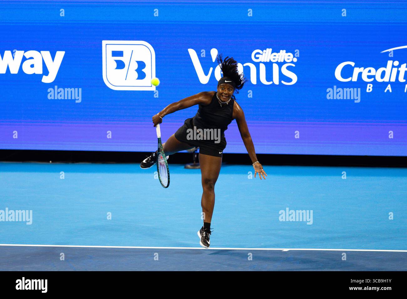 MASON, OHIO - AUGUST 07: Hailey Baptiste of USA serves on Day 1 of the Cincinnati Open at the Lindner Family Tennis Center on August 07, 2025 in Mason, Ohio (Photo by Mauricio Paiz) Stock Photo