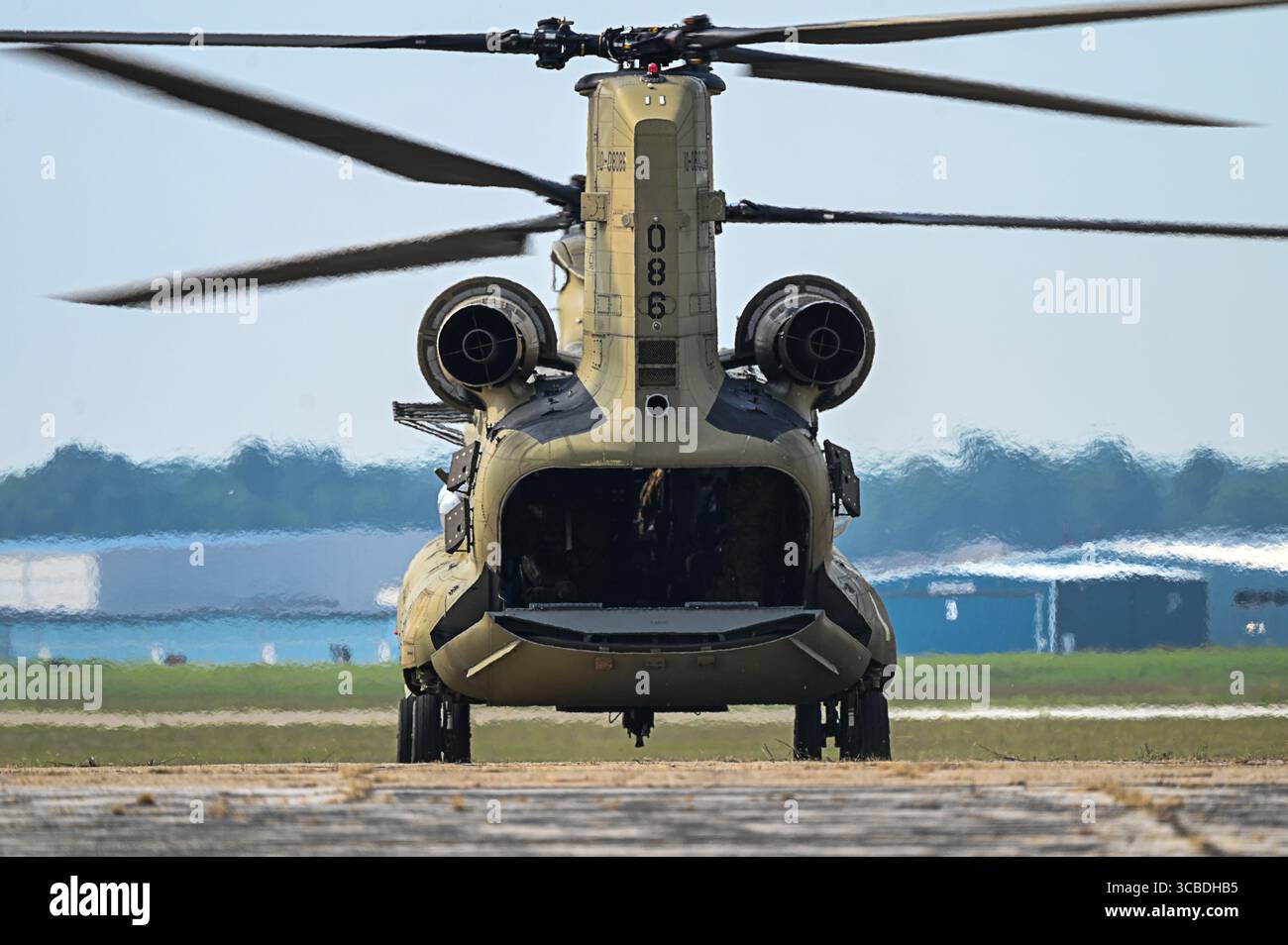 A U.S. Army CH-47 Chinook assigned to Bravo Company, 3-238th General Support Aviation Battalion at Selfridge Air National Guard Base, taxis on the fli Stock Photo