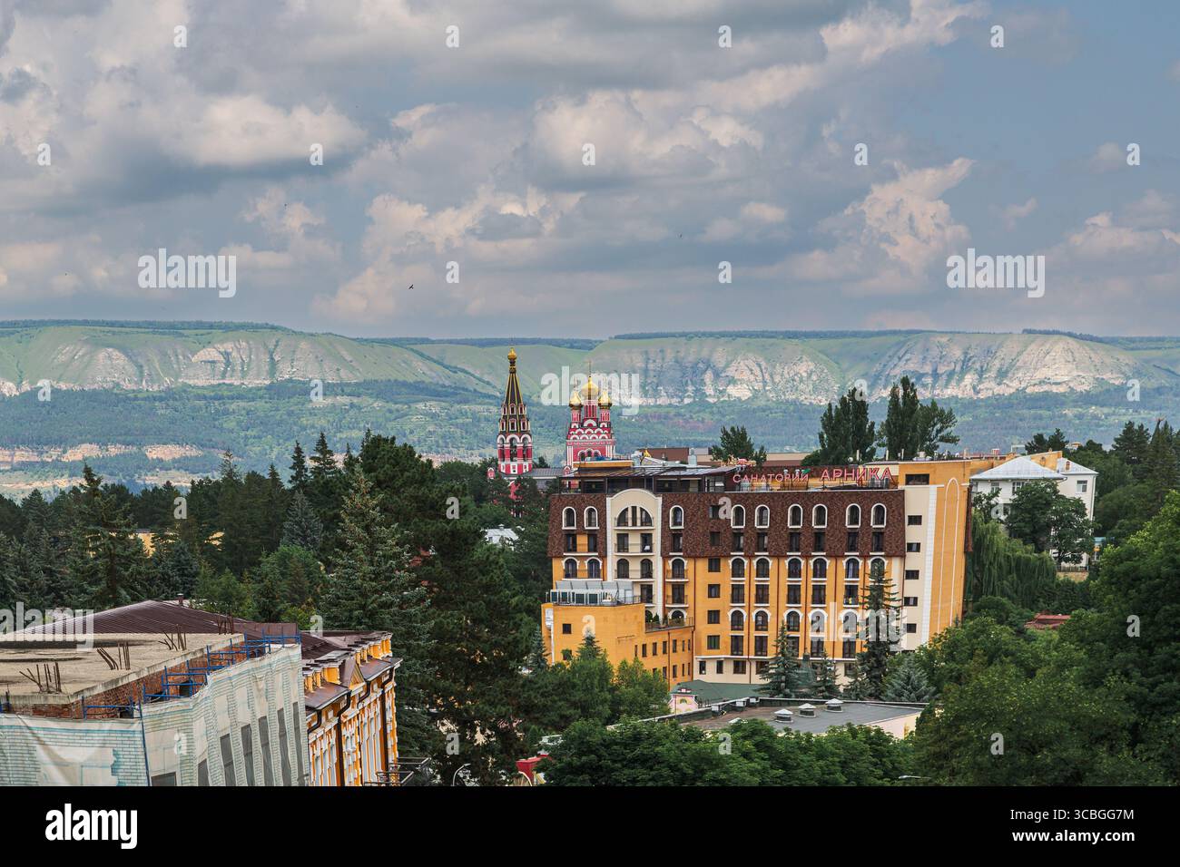 Rus pornosi: Qoshnisi tashrif buyurishga keldi