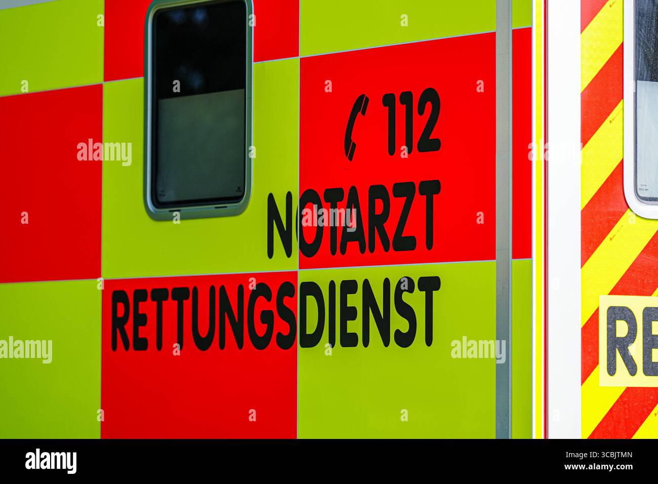 Krankenwagen Nef Hi res Stock Photography And Images Alamy