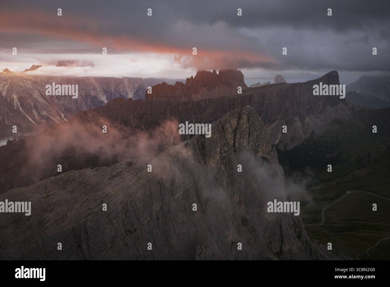 Fog kissed peaks hi-res stock photography and images - Alamy