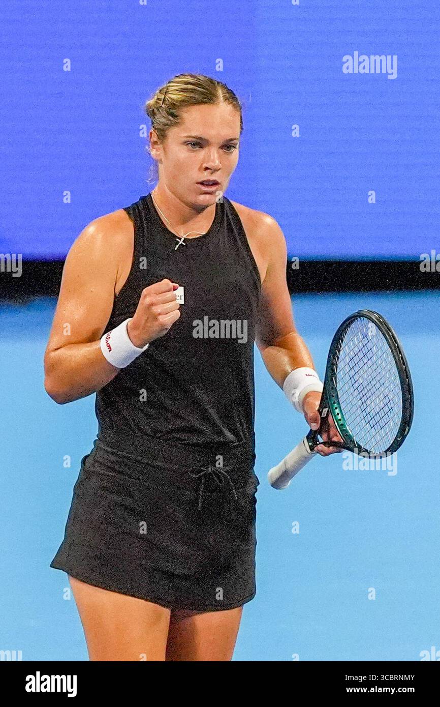 MASON, OH - AUG 8: Caty McNally (USA) reacts after winning a set against Maddison Inglis (not pictured) during the first round of womens singles at the 2025 Cincinnati Open at Lindner Family Tennis Center on August 8, 2025. Stock Photo
