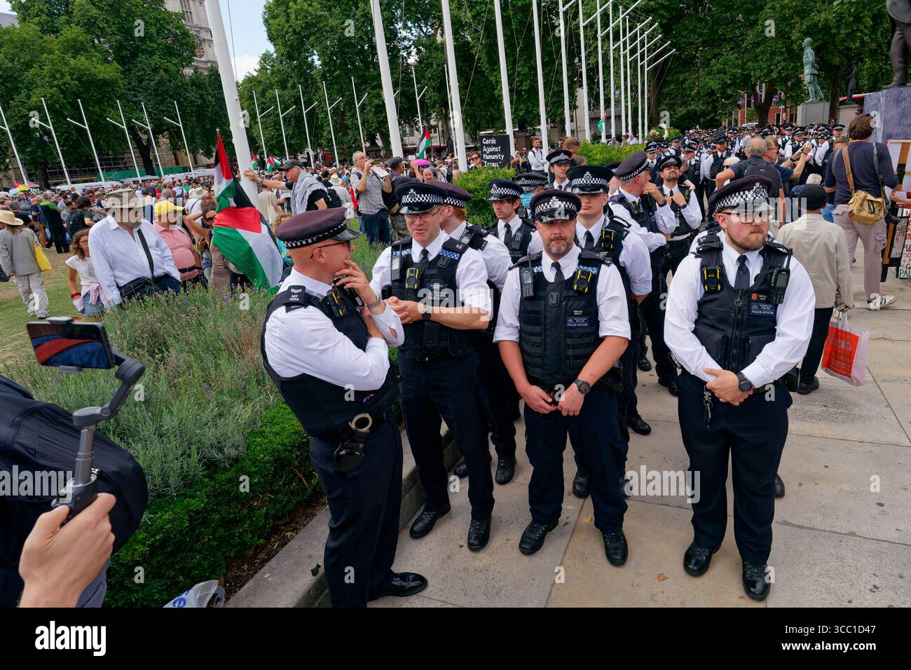 Saturday 9th August 2025. Hundreds of police officers arrest over 300 ...