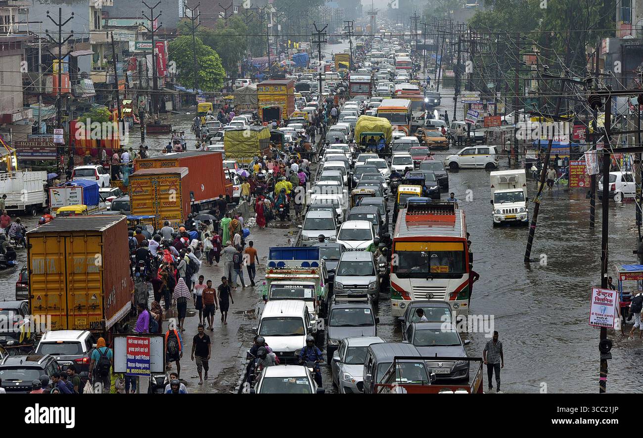 GHAZIABAD, INDIA - AUGUST 9: A massive traffic jam and severe ...