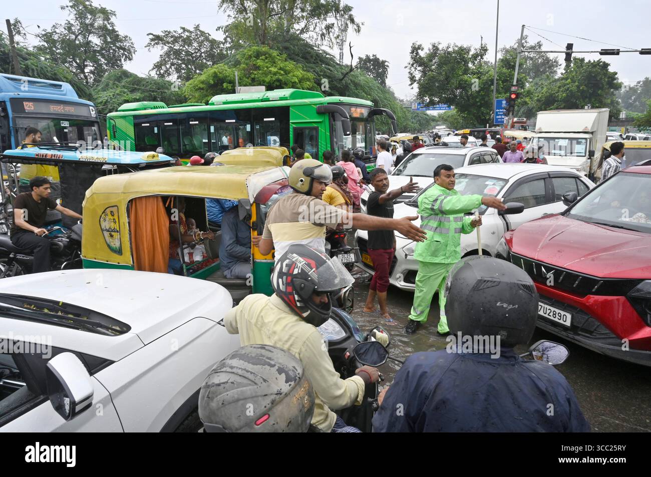 NEW DELHI, INDIA - AUGUST 9: Traffic jam amid rainfall at Mehrauli ...