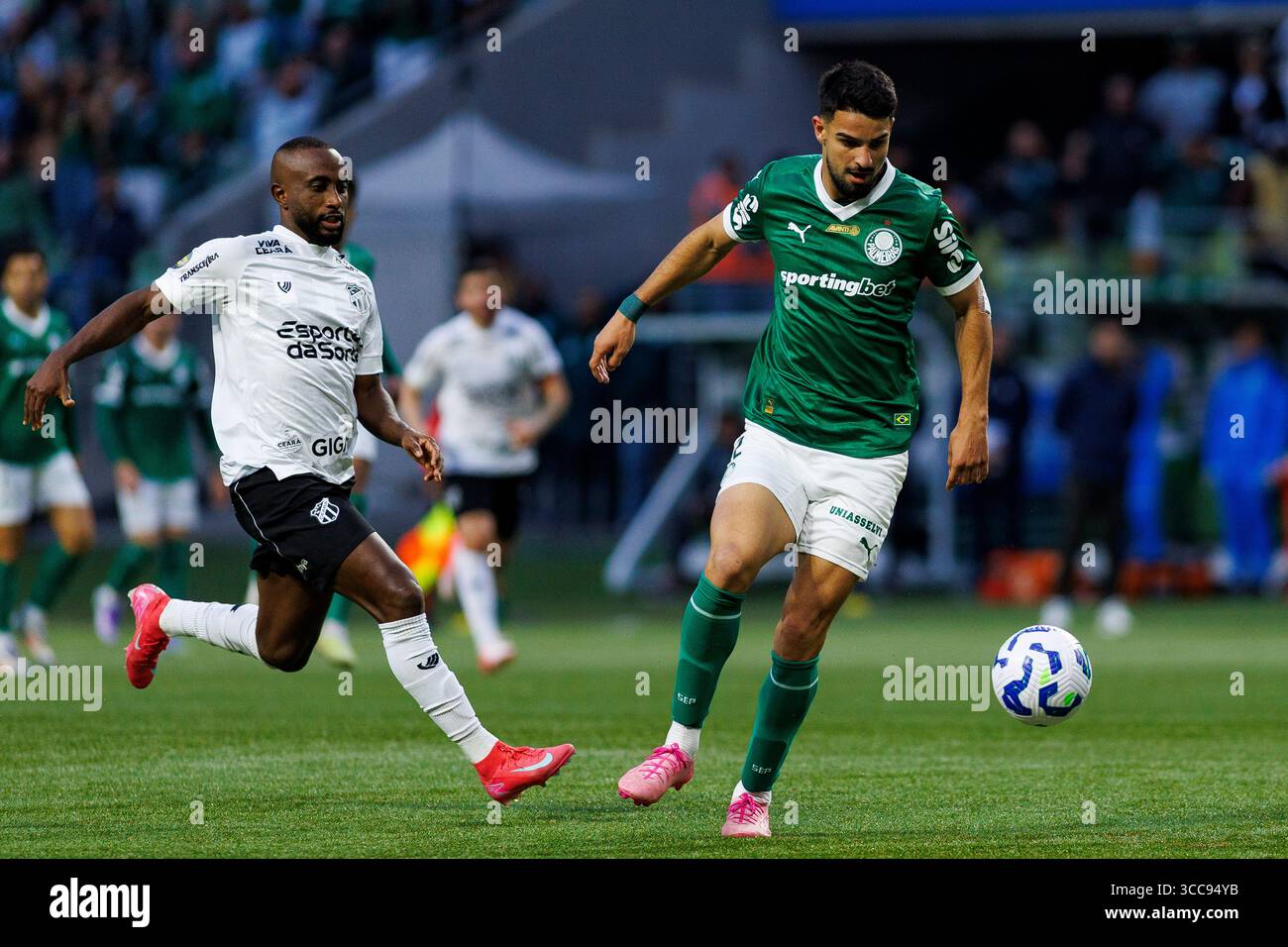 Flaco López Palmeiras match action Defending the World Title